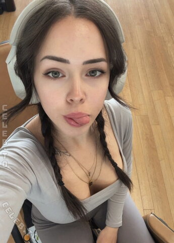 Lara.stxx New (2 photos)