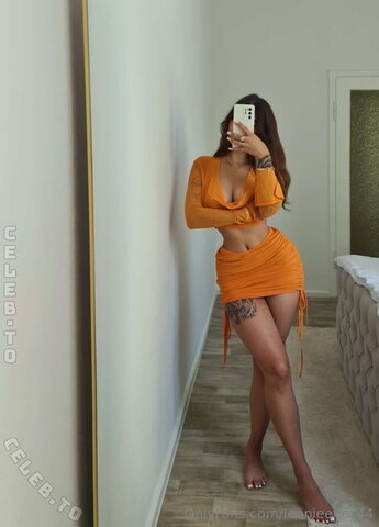 Lara.uth nude