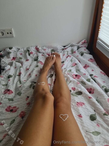 Lara.uth nude photo 57