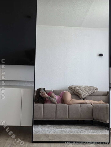 Lara.uth nude photo 27