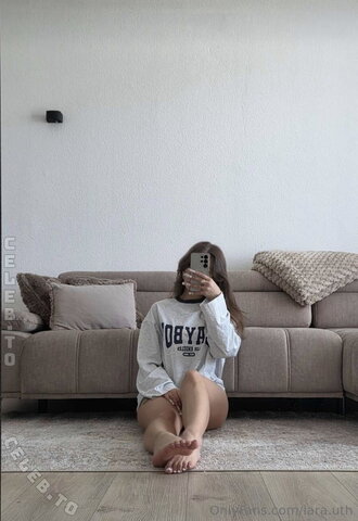 Lara.uth nude photo 26