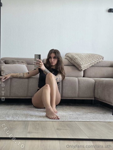 Lara.uth nude photo 22