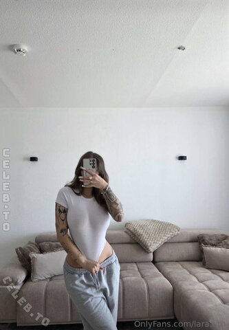 Lara.uth nude photo 18