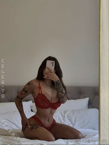 Lara.uth nude photo 8