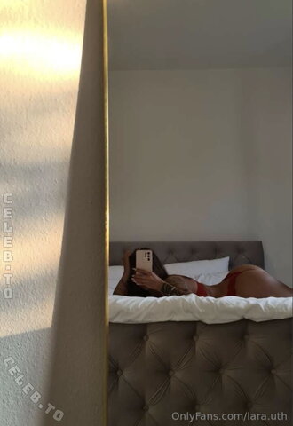 Lara.uth nude photo 7
