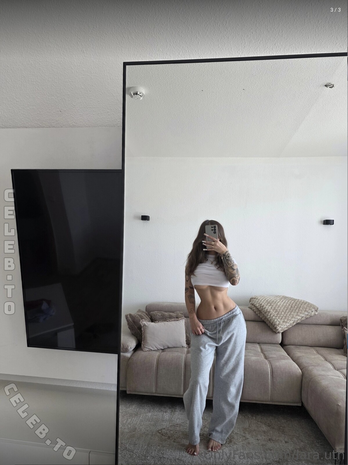 Lara.uth nude photo 2