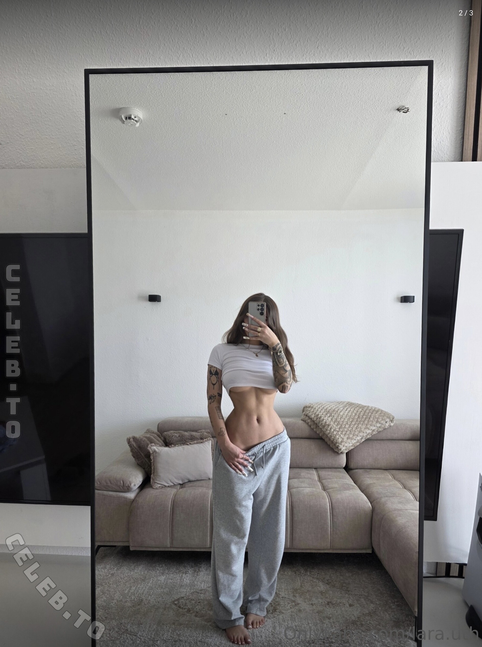 Lara.uth nude photo 3
