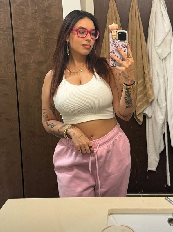 Larissa Cambusano nude photo 2