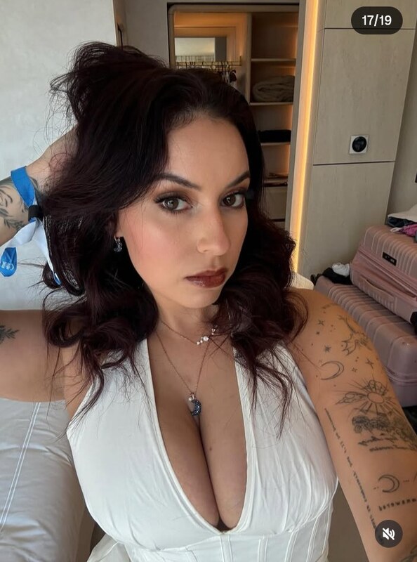 Larissa Cambusano nude photo 3