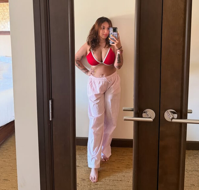 Larissa Cambusano nude photo 8