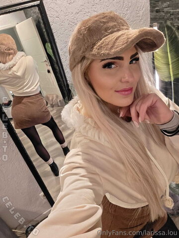 Larissa Lou nude photo 19
