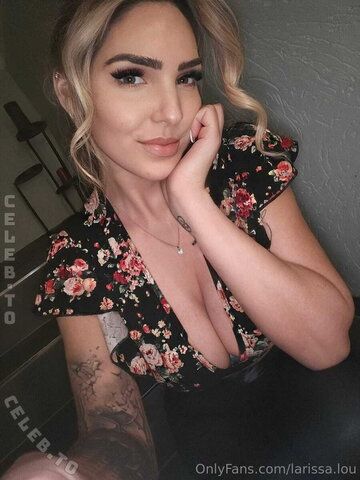 Larissa Lou nude photo 17