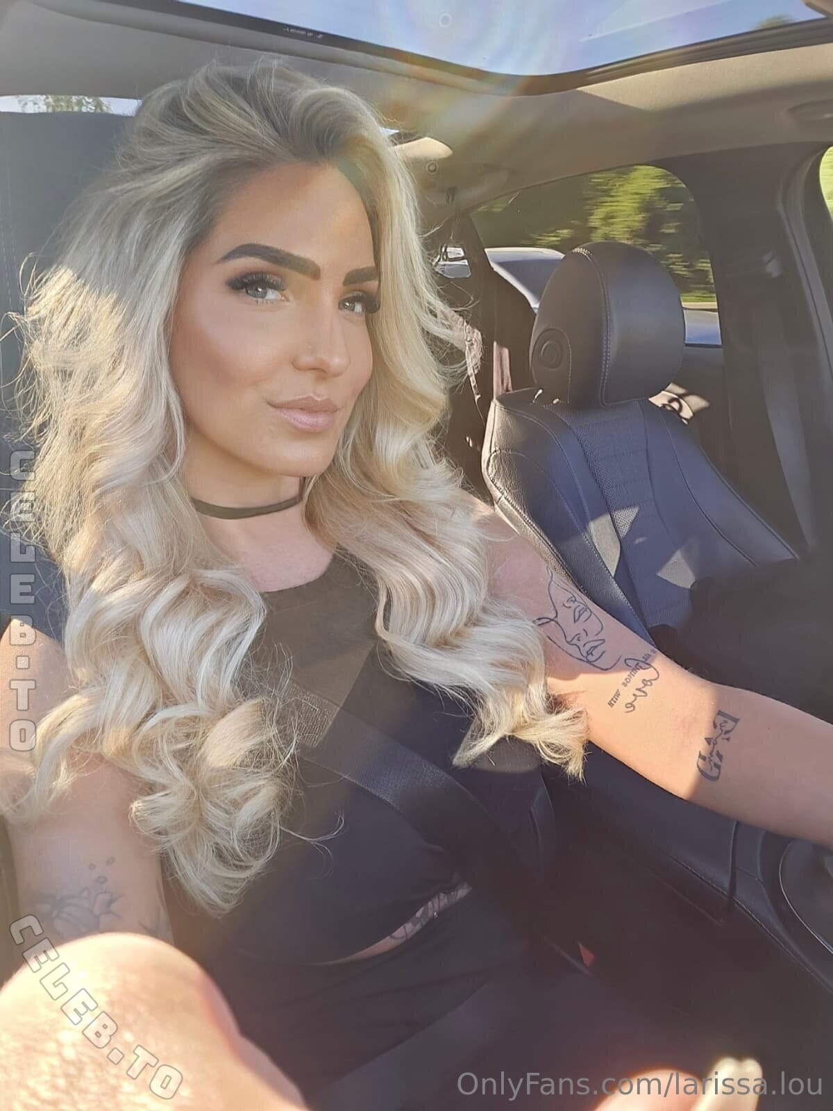 Larissa Lou nude photo 4