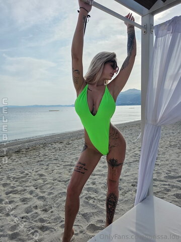Larissa Lou photo 1