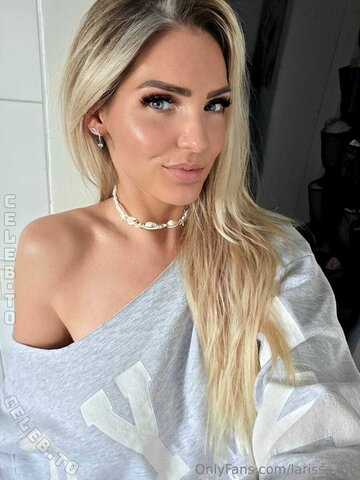 Larissa Lou nude photo 1