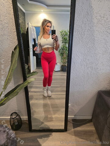 Larissa Lou Hot (4 photos)