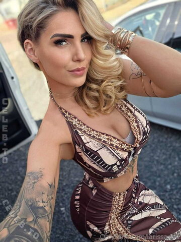 Larissa Lou nude photo 2