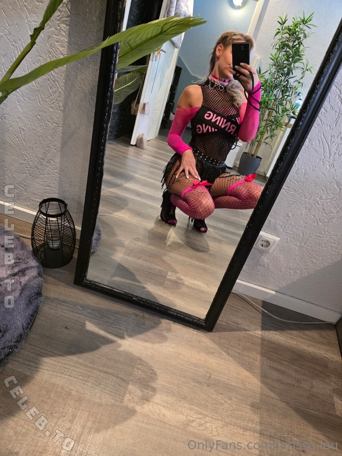 Larissa Lou nude photo 2