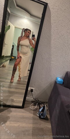 Larissa Lou Sexy (2 photos)