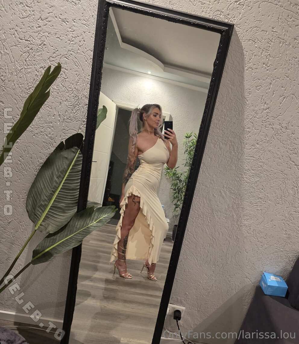 Larissa Lou nude photo 2