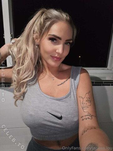 Larissa Lou Fresh (2 photos)