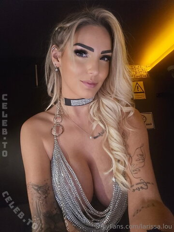 Larissa Lou New (4 photos)