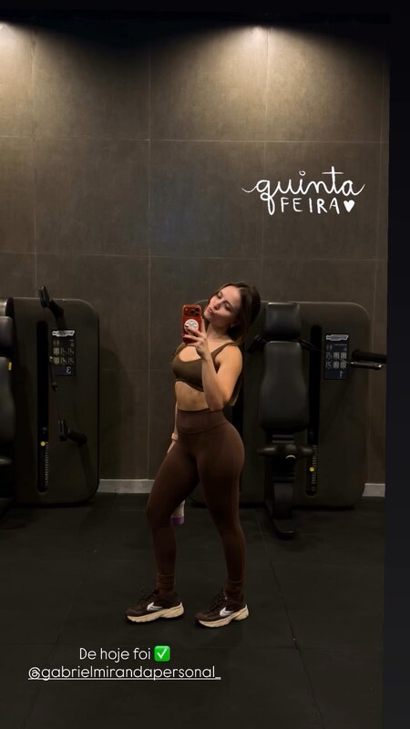 Larissa Manoela nude photo 1