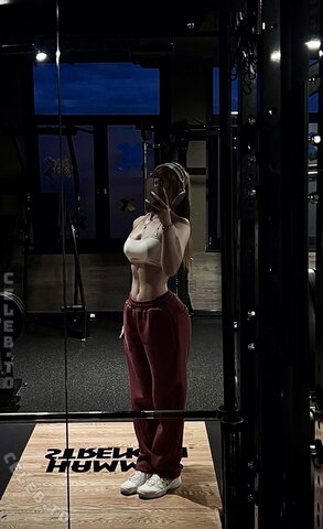 Larissa.775 nude photo 1