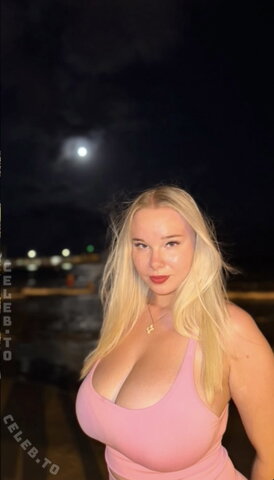 Larissa.lhaa nude photo 55