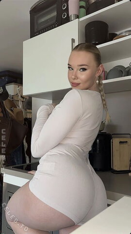 Larissa.lhaa nude photo 80