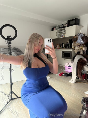 Larissa.lhaa nude photo 25