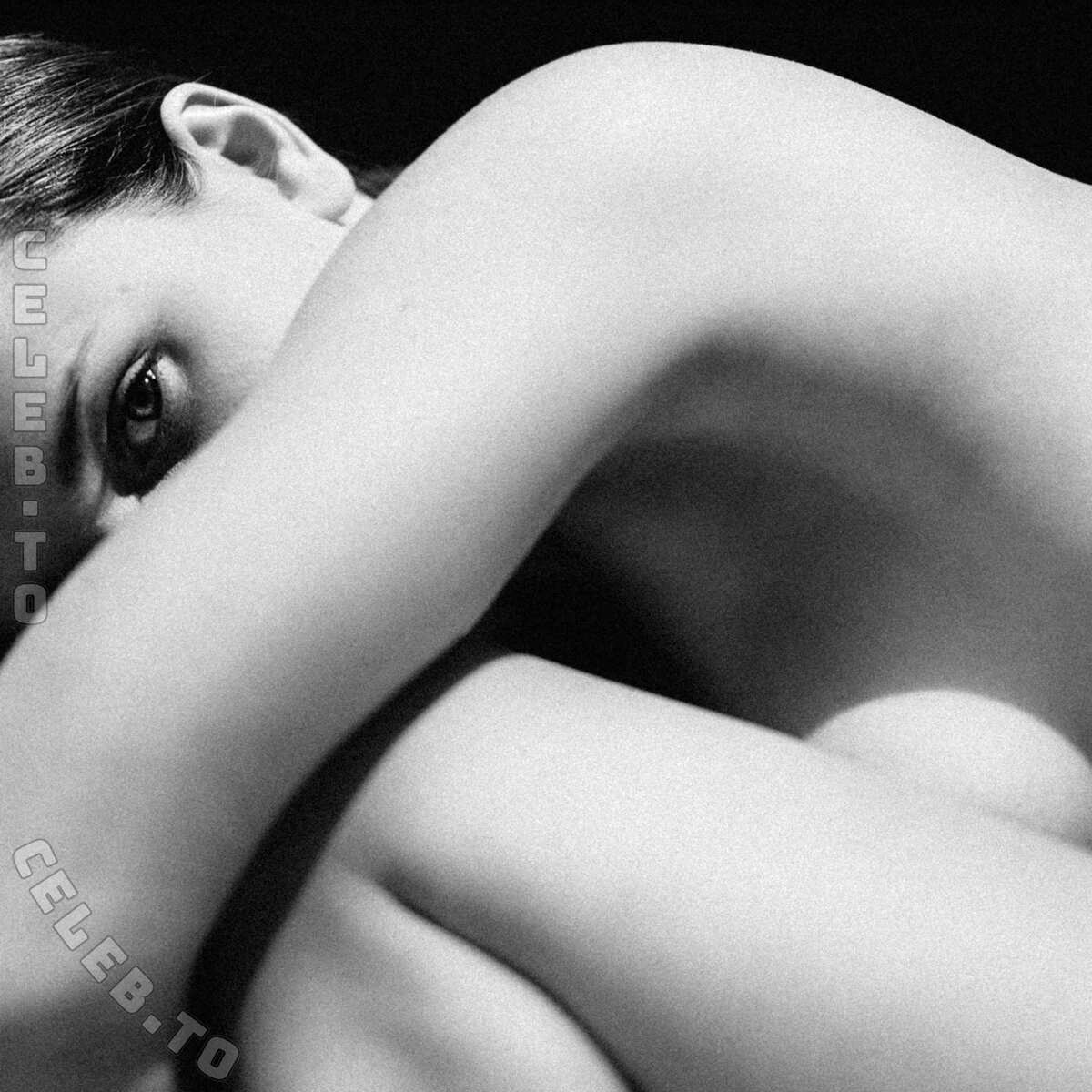 Late.night.ego nude photo 4