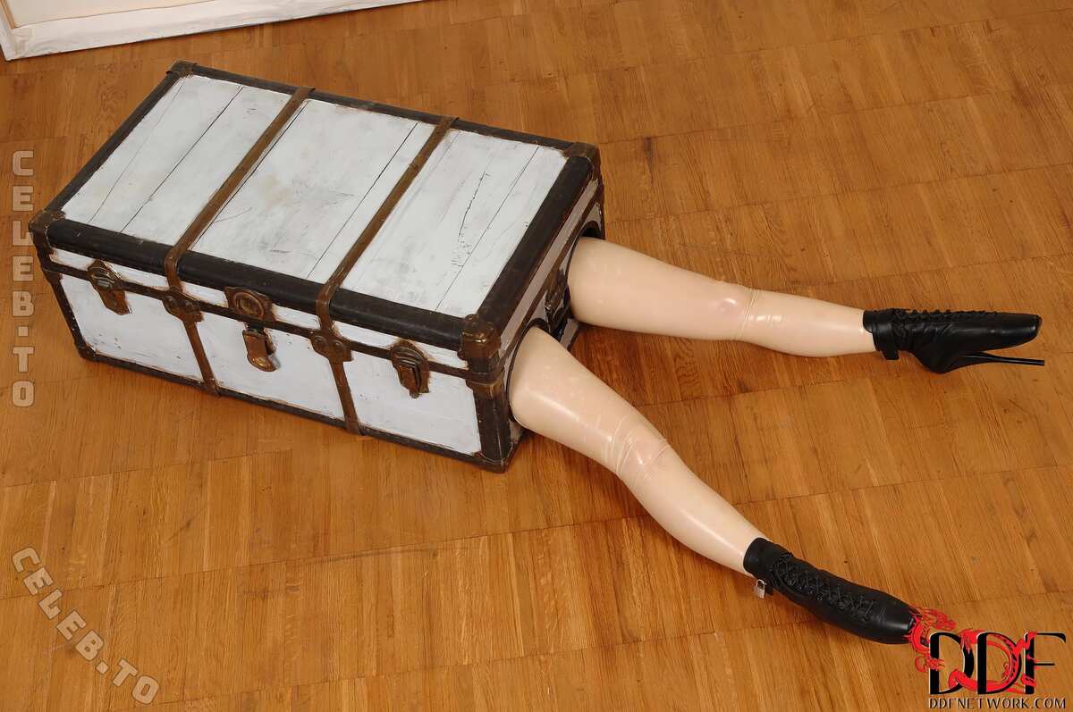 Latex Lucy nude photo 23