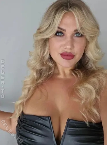 Laura aka Captain_lulli nude photo 2