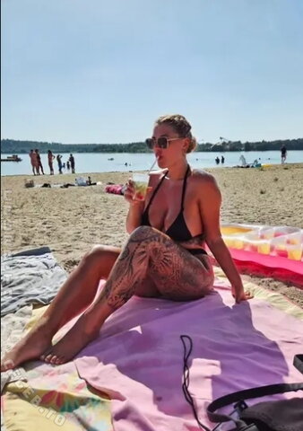 Laura aka Captain_lulli nude photo 33