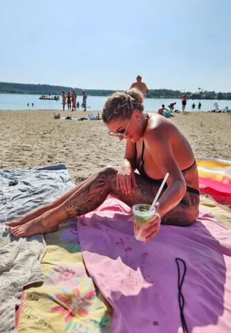 Laura aka Captain_lulli nude photo 31