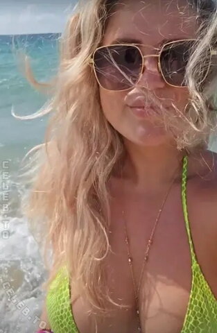 Laura aka Captain_lulli nude photo 27