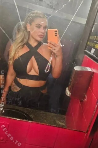 Laura aka Captain_lulli nude photo 16