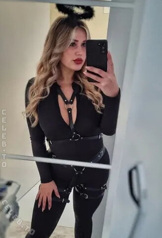 Laura aka Captain_lulli nude photo 13