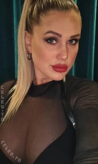 Laura aka Captain_lulli nude photo 9