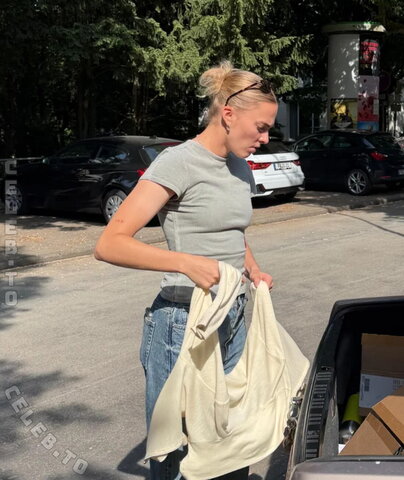 Laura Freigang photo 5