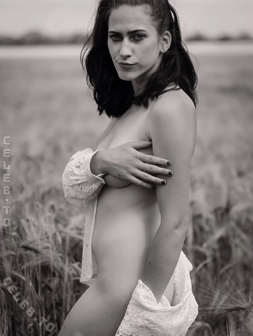 Laura-Jasmin Nimtz nude photo 4