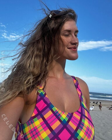 Laura Mae nude photo 17