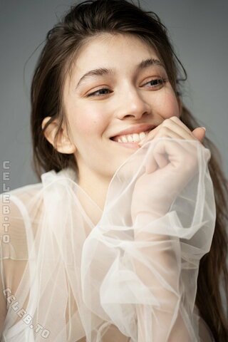 Laura Margesin nude photo 44
