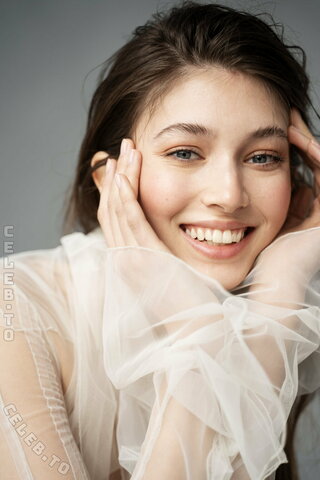 Laura Margesin nude photo 43