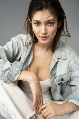 Laura Margesin nude photo 42