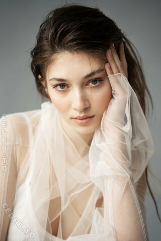 Laura Margesin nude photo 41