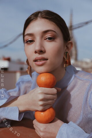 Laura Margesin nude photo 33