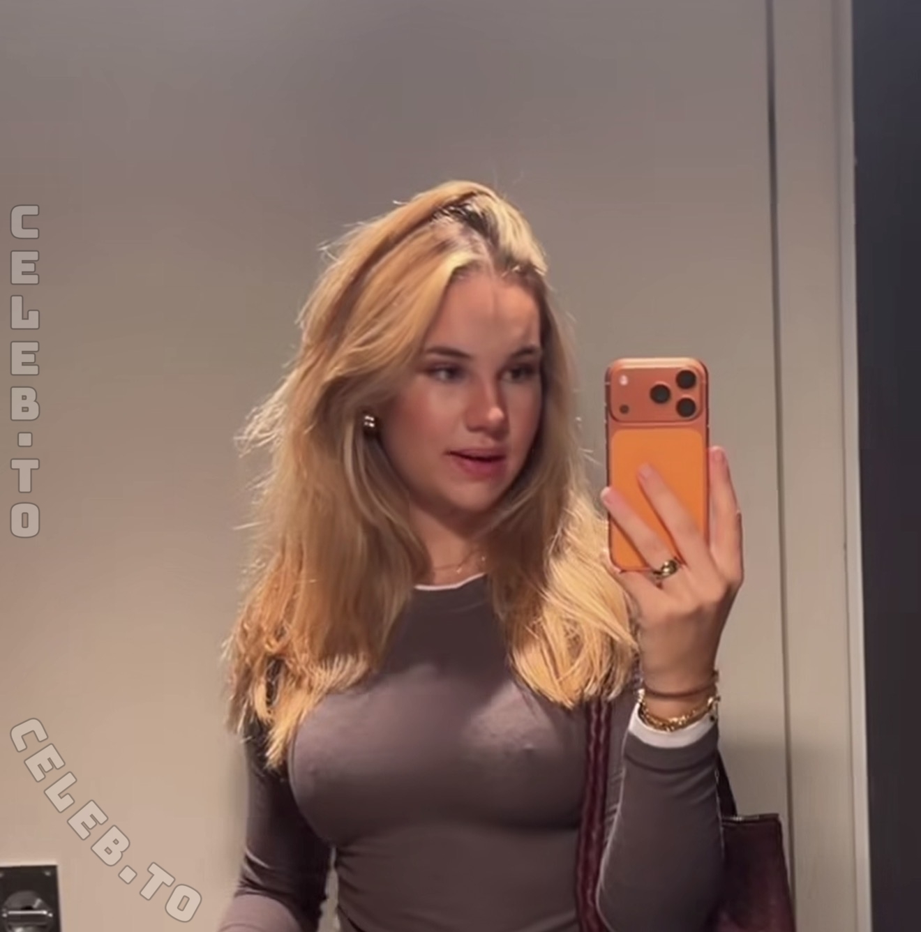Laura Marie Soons nude photo 2