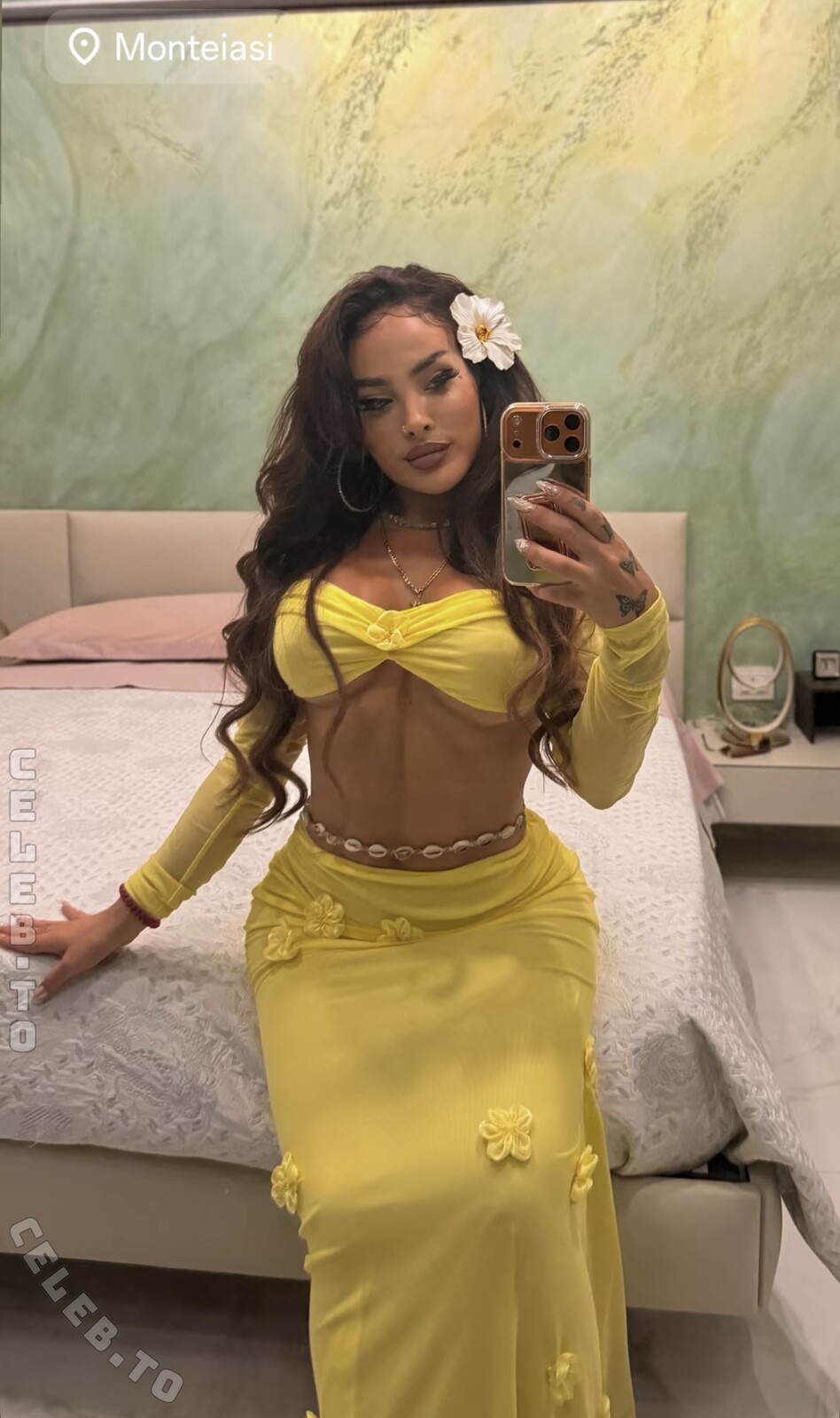 Laura Morante nude photo 1